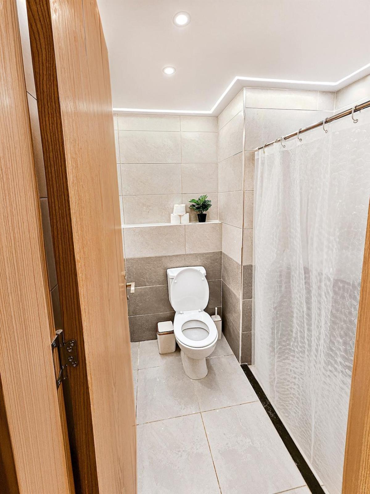 Apartament Private Garden Wi-fi And Access